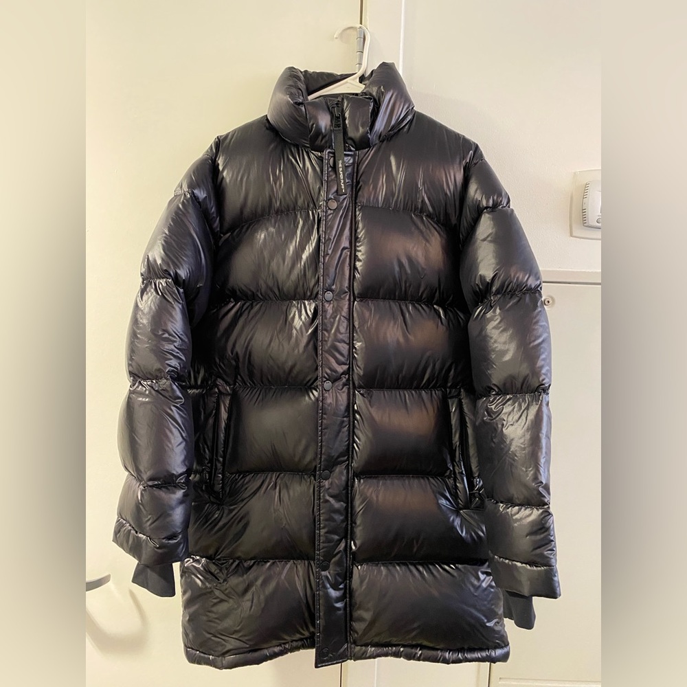 Aritzia The Super Puff Mid in Black Size M